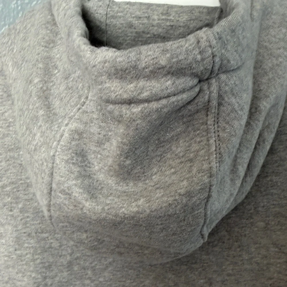 Nike Men’s Sportwear Club Fleece Hoodie in Gray size medium